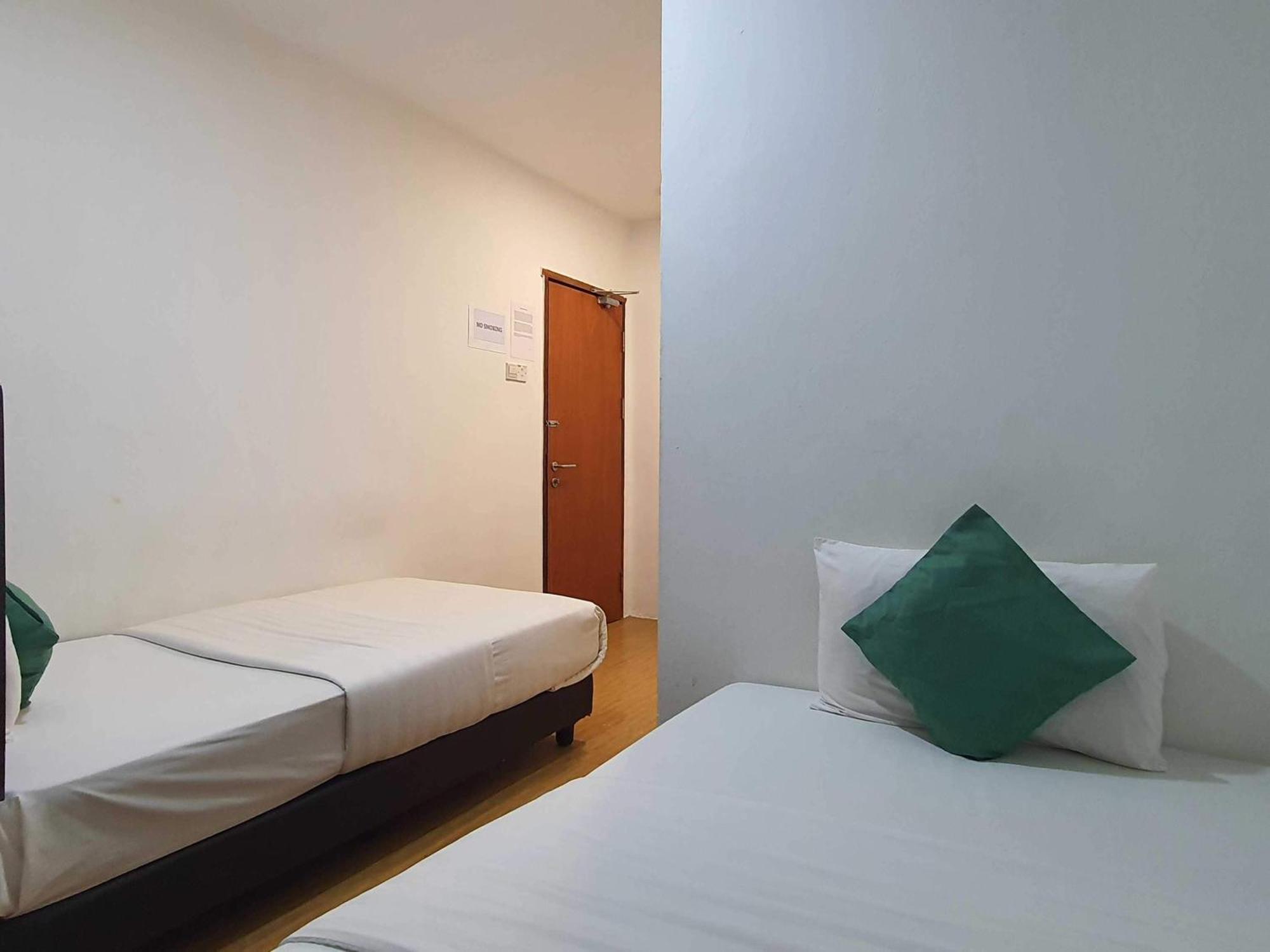 Oyo 91053 Signature Inn Miri Esterno foto