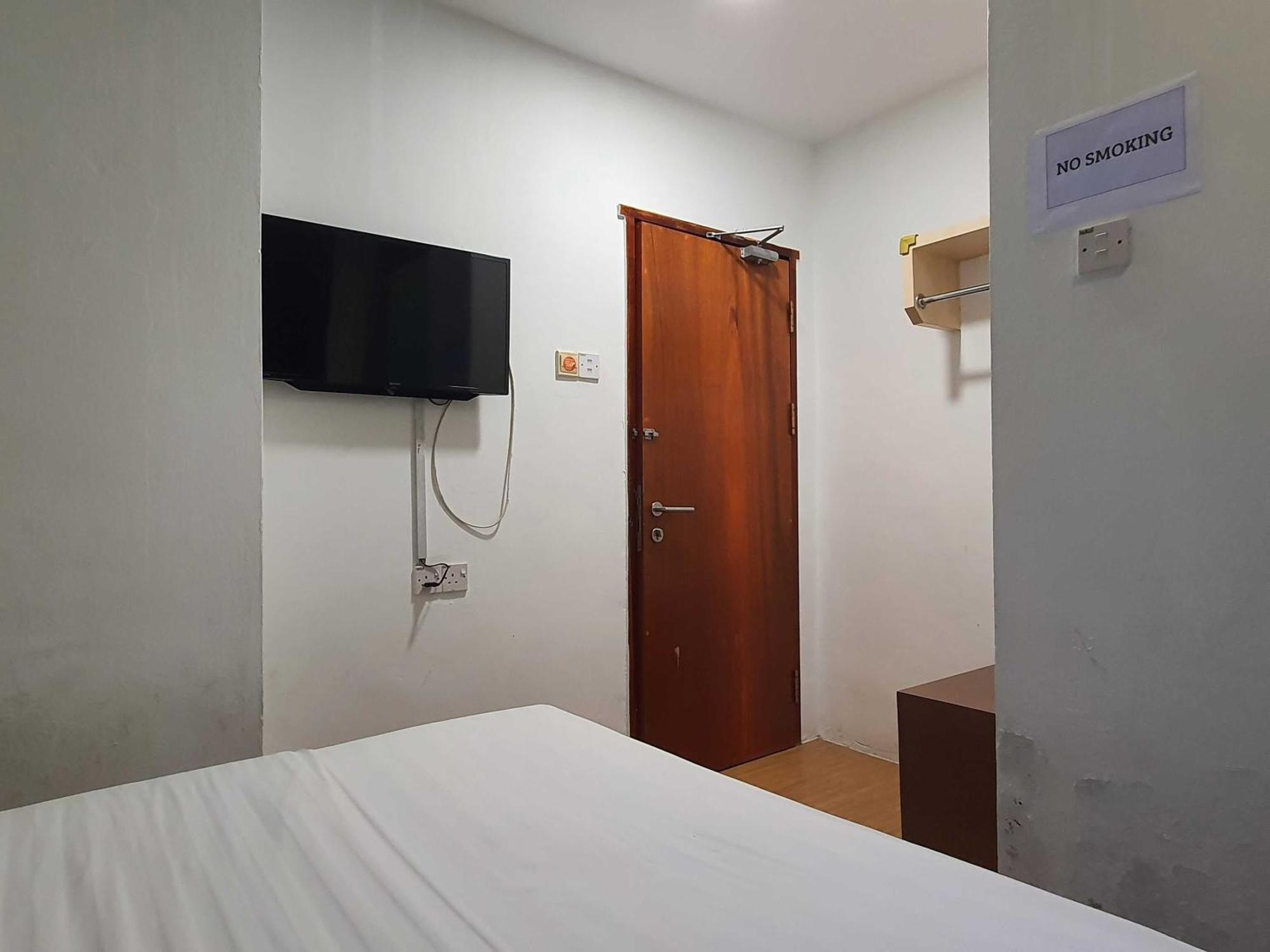 Oyo 91053 Signature Inn Miri Esterno foto