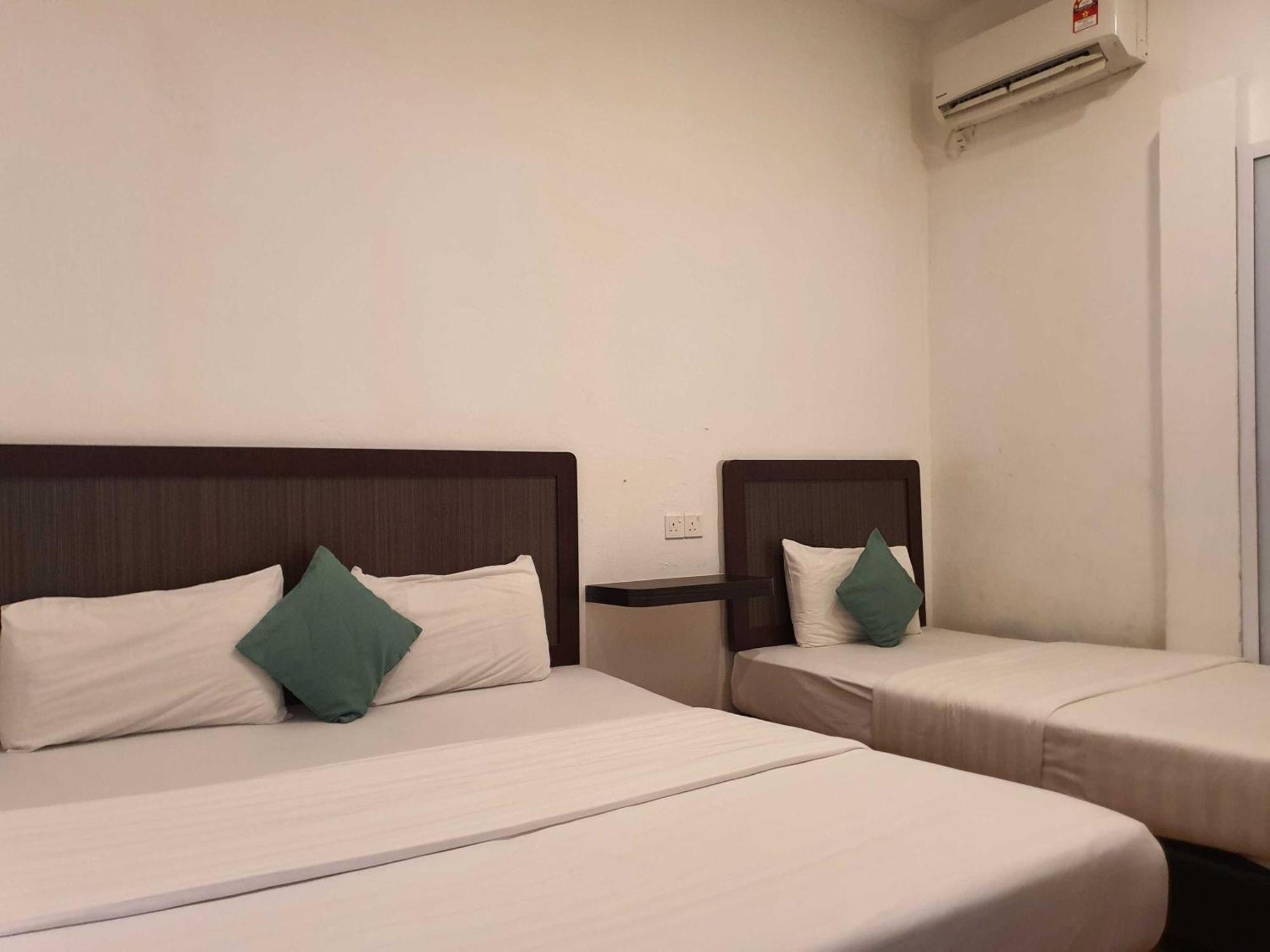 Oyo 91053 Signature Inn Miri Esterno foto
