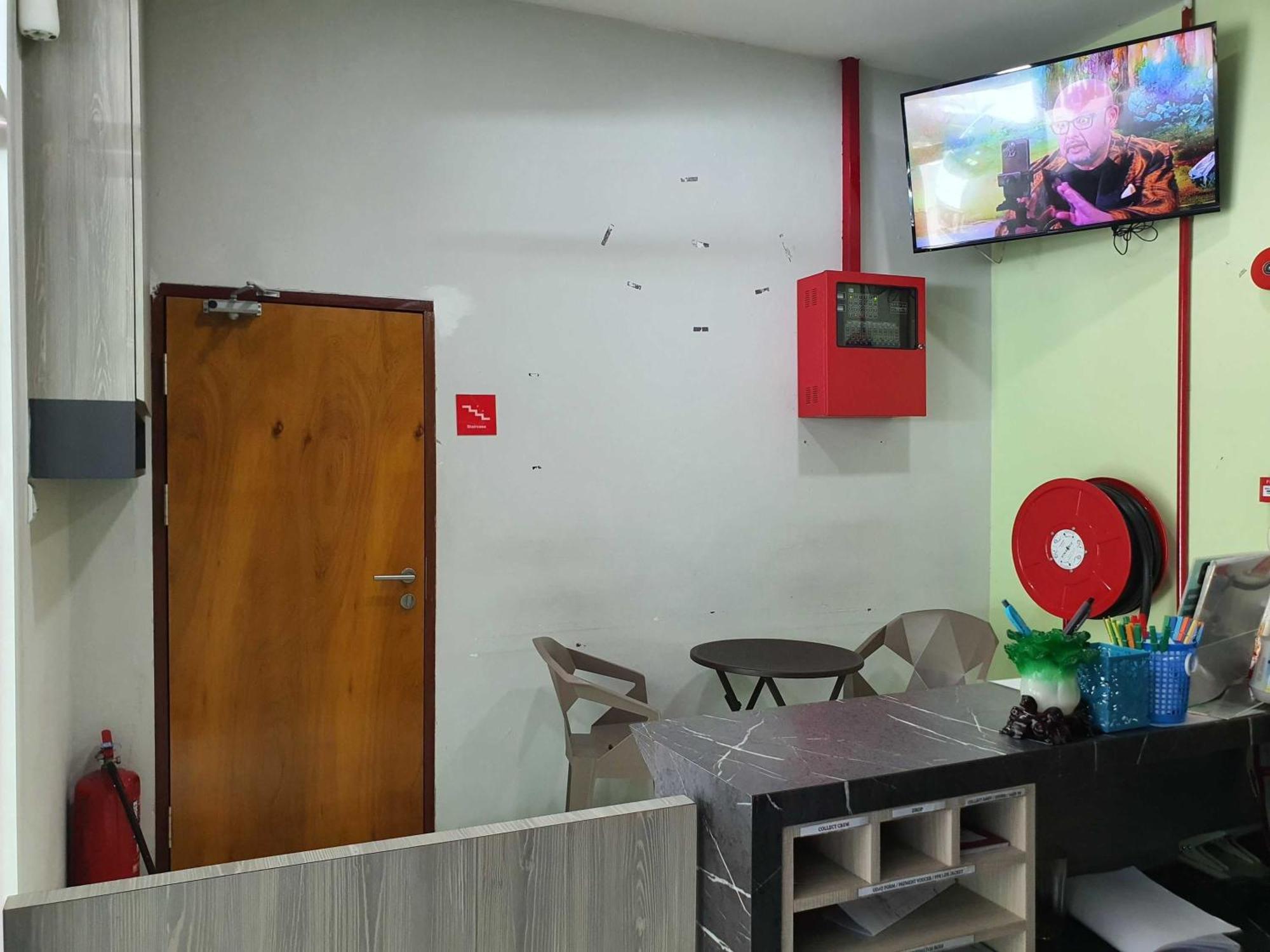 Oyo 91053 Signature Inn Miri Esterno foto